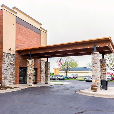 Quality Inn & Suites Arden Hills - Saint Paul North Exterior photo