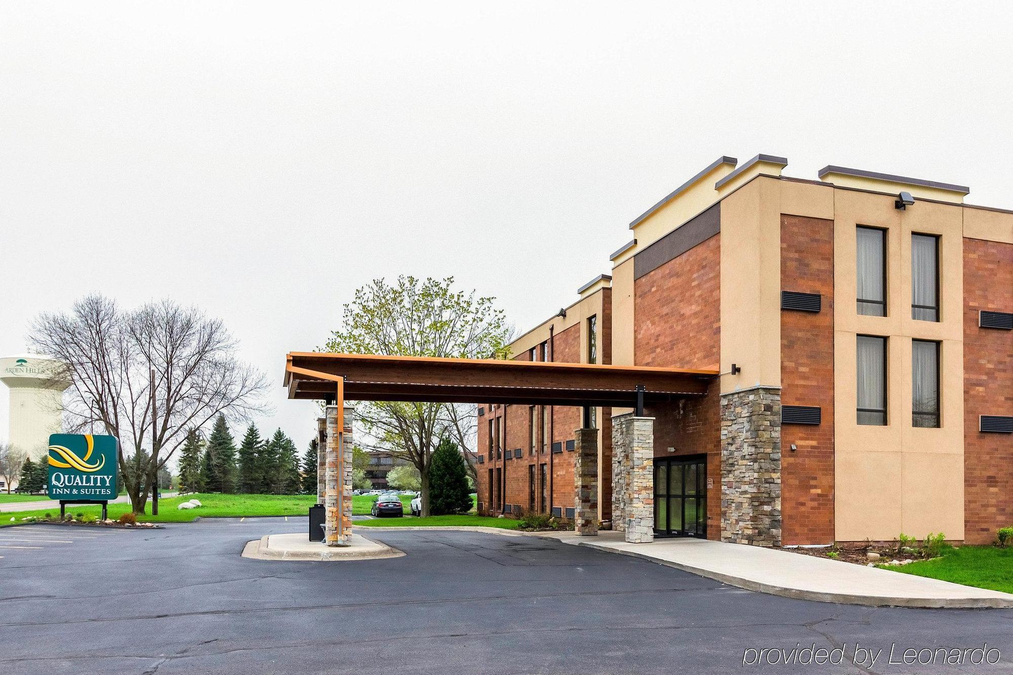 Quality Inn & Suites Arden Hills - Saint Paul North Exterior photo