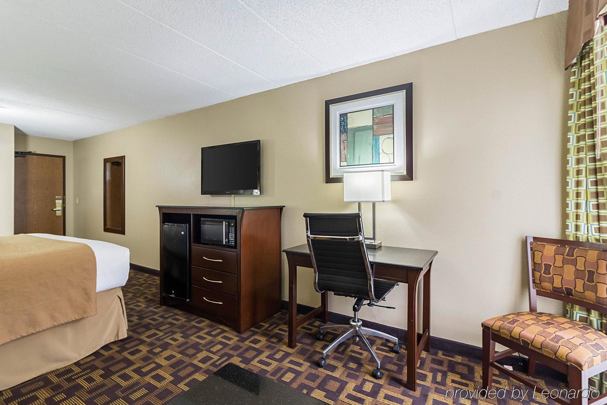 Quality Inn & Suites Arden Hills - Saint Paul North Exterior photo