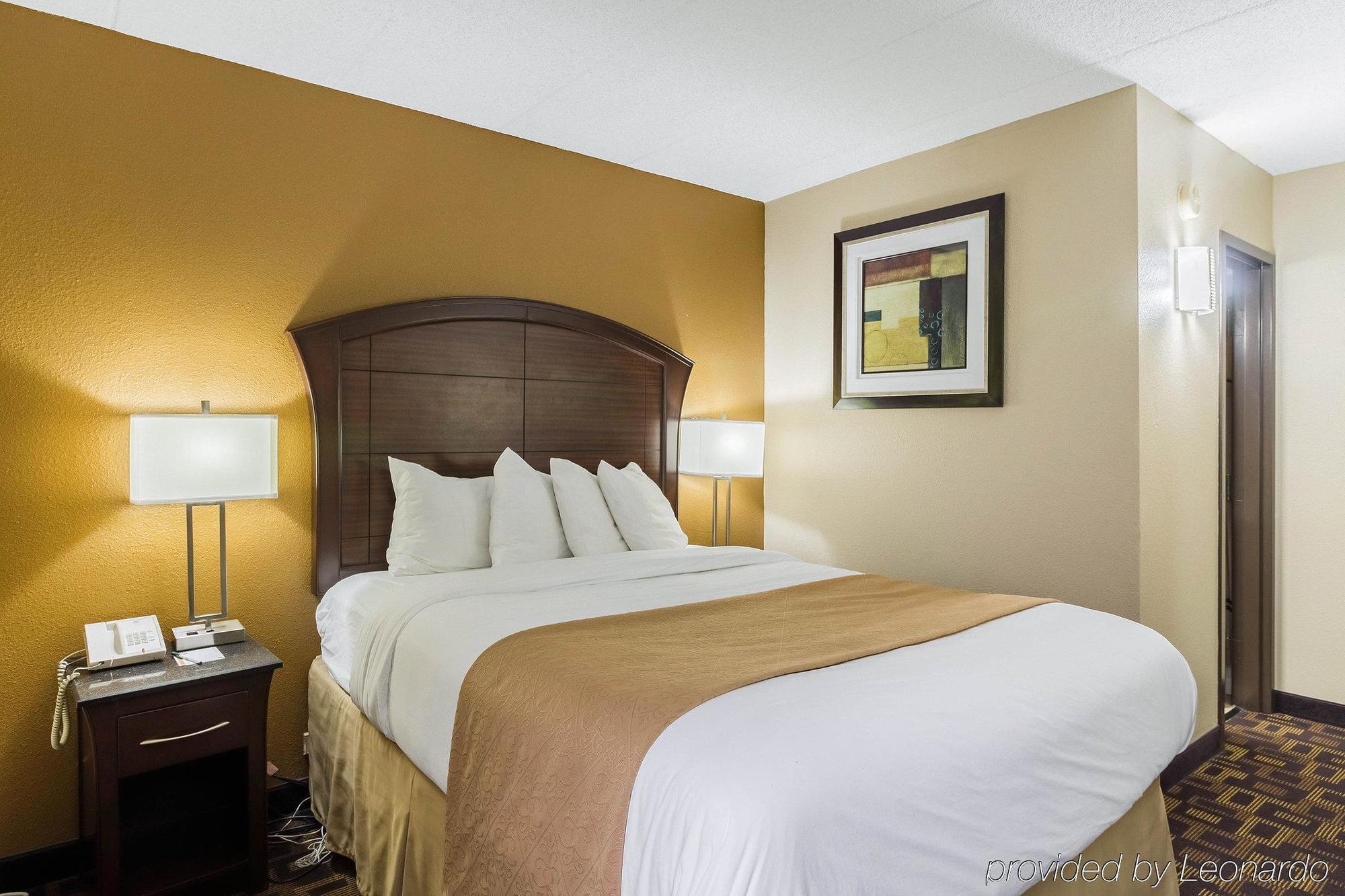 Quality Inn & Suites Arden Hills - Saint Paul North Exterior photo