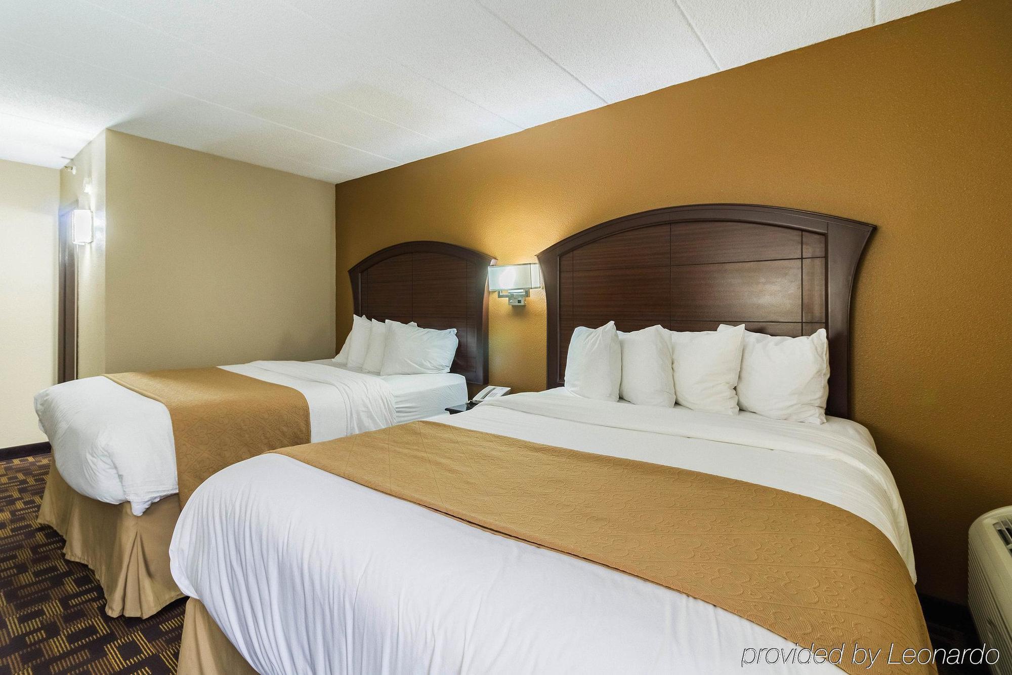 Quality Inn & Suites Arden Hills - Saint Paul North Exterior photo
