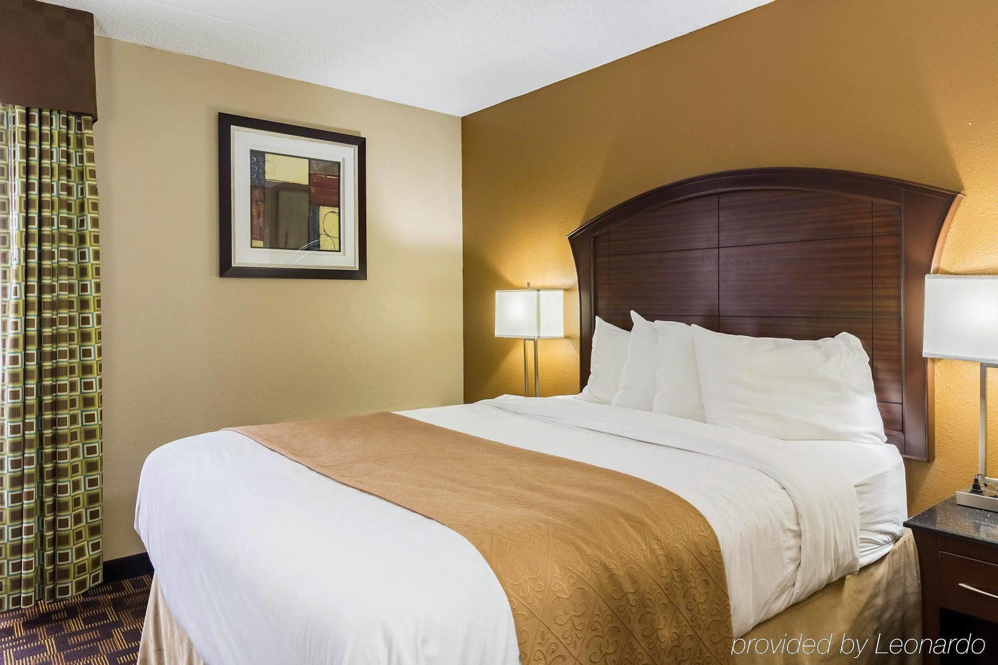 Quality Inn & Suites Arden Hills - Saint Paul North Exterior photo