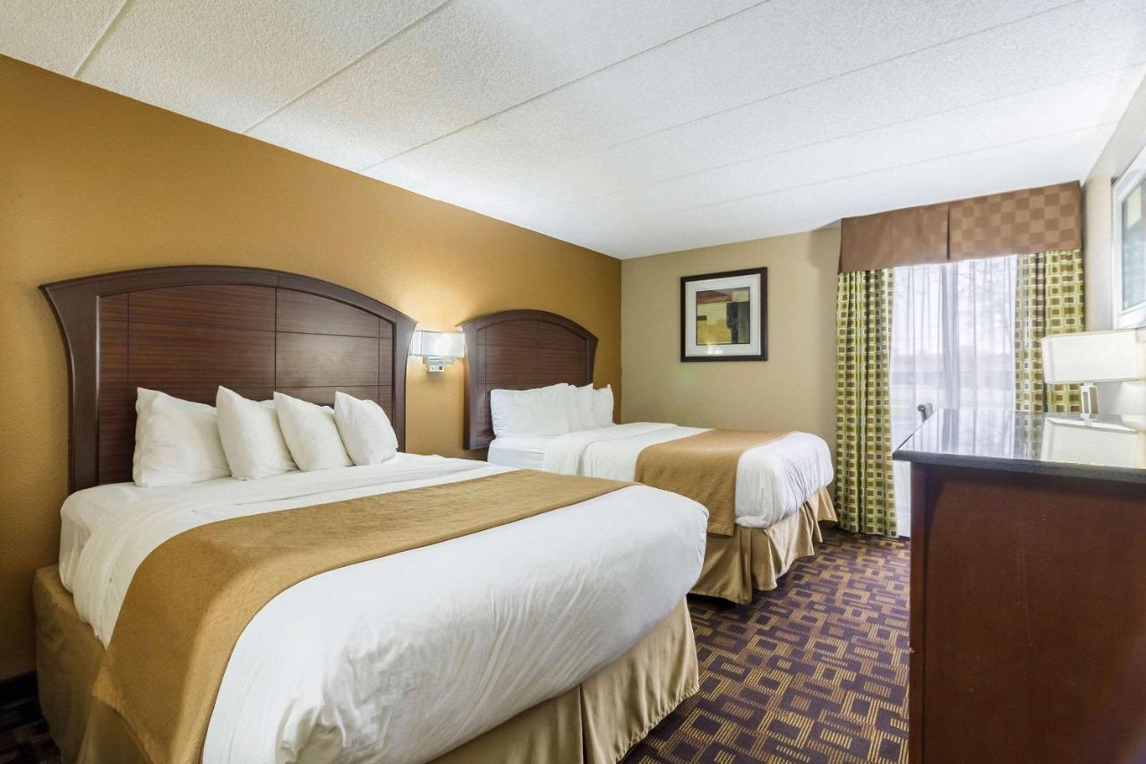 Quality Inn & Suites Arden Hills - Saint Paul North Exterior photo
